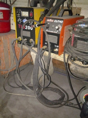 ........ขายด่วนครับ  ตู้เชื่อม tig  200 แอมป์ครับ  พร้อมลุยงานหนักเลยครับ ตัวนี้