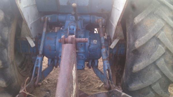 ขายรถไถFORDรุ่น6640คานหน้าคาลาโล่มีใบอินวอยขายตามสภาพ ขายรถไถFORDรุ่น6640คานหน้าคาลาโล่มีใบอินวอยขายตามสภาพ