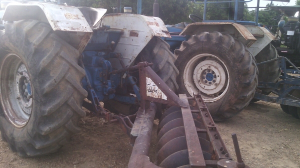 ขายรถไถFORDรุ่น6640คานหน้าคาลาโล่มีใบอินวอยขายตามสภาพ ขายรถไถFORDรุ่น6640คานหน้าคาลาโล่มีใบอินวอยขายตามสภาพ