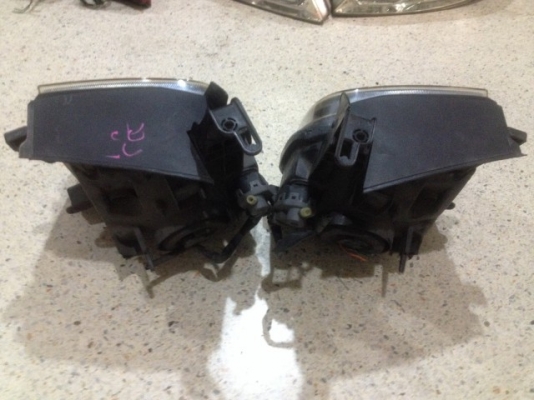 ไฟหน้า NISSAN CUBE ของเก่าญี่ปุ่นเเท้สภาพสวย