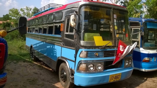 ขายรถมินิบัส ยาว 7 เมตร คัสซีสวย HINO KM350 เครื่อง 6BD1 165 แรงม้า ช่วงล่าง F 6 น็อต พาวเวอร์ ทะเบียนพร้อมโอนครับ