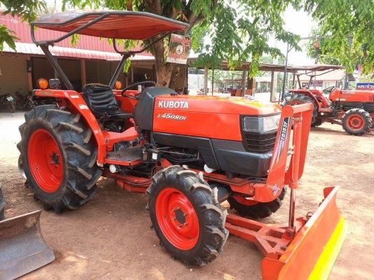 รถแทรกเตอร์มือสอง เพชรรุ่งเรือง รถสวยสภาพดี ราคาถูก  ต้นทุนต่ำ มีให้เลือกกันหลายรุ่นครับ