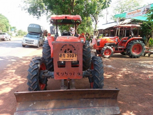 รถแทรกเตอร์มือสอง เพชรรุ่งเรือง รถสวยสภาพดี ราคาถูก  ต้นทุนต่ำ มีให้เลือกกันหลายรุ่นครับ