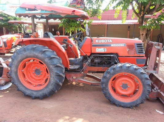 รถแทรกเตอร์มือสอง เพชรรุ่งเรือง รถสวยสภาพดี ราคาถูก  ต้นทุนต่ำ มีให้เลือกกันหลายรุ่นครับ