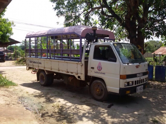 ขายรถบรรทุกหกล้อ ISUZU รถประกอบ กระบะคาร์โก้มีหลังคา ทะเบียนพร้อม