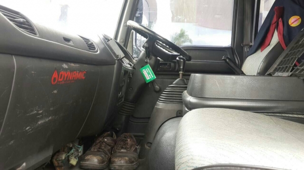 ขายรถ10ล้อนำ้มัน ISUZU FVM33MT เครื่อง 195แรงม้า สนใจโทร 081-970-1072