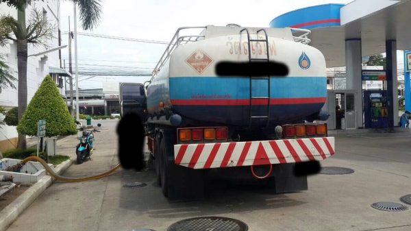 ขายรถ10ล้อนำ้มัน ISUZU FVM33MT เครื่อง 195แรงม้า สนใจโทร 081-970-1072