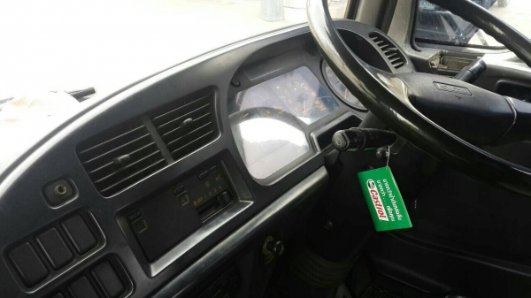 ขายรถ10ล้อนำ้มัน ISUZU FVM33MT เครื่อง 195แรงม้า สนใจโทร 081-970-1072