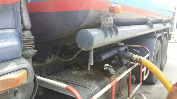 ขายรถ10ล้อนำ้มัน ISUZU FVM33MT เครื่อง 195แรงม้า สนใจโทร 081-970-1072