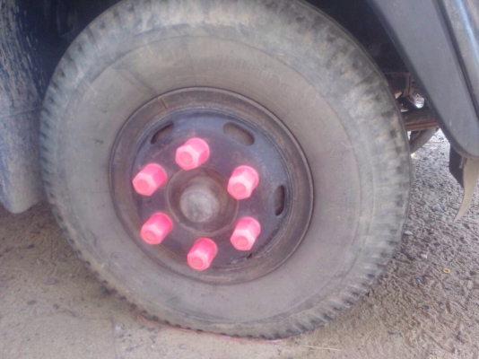 ISUZU DECA 210 HP 6HH1 รถบรรทุกหกล้อ กระบะเหล็กคอกสูงความยาว 6.20 เมตรสภาพดีพร้อมบรรทุกหนักได้เลยครับ เครื่องยนต์แรงดีไม่มีเยิ้ม ภายในเก๋งคอนโซลสวยครบพร้อม แอร์ พวงมาลัยเพาเวอร์ ระบบเบรคทริ๊ปฟี้ครบครัน ช่วงล่างเดิมๆคัชซีสวยมากครับไม่มีแตกบวม ยาง 8.25 ขอบ