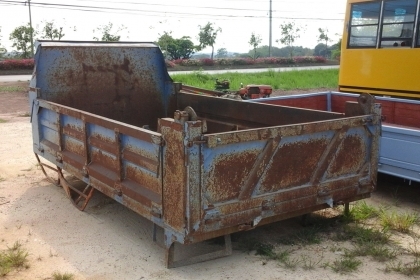 หกล้อดั้ม อีซูซุ NKR130เทอร์โบว์ รถห้างปี44ยูโรทู สภาพพร้อมใช้ ดั้มสามมิตร 5คิว (ราคา 370,000บ) เล่มทะเบียนพร้อมโอน