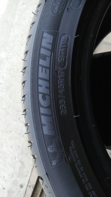 235/45R17 MICHELIN PRIMACY ใหม่ๆนิ่มๆ ปี13 มี 2 เส้น tel.081-427-3941 235/45R17 MICHELIN PRIMACY ใหม่ๆนิ่มๆ ปี13 มี 2 เส้น tel.081-427-3941