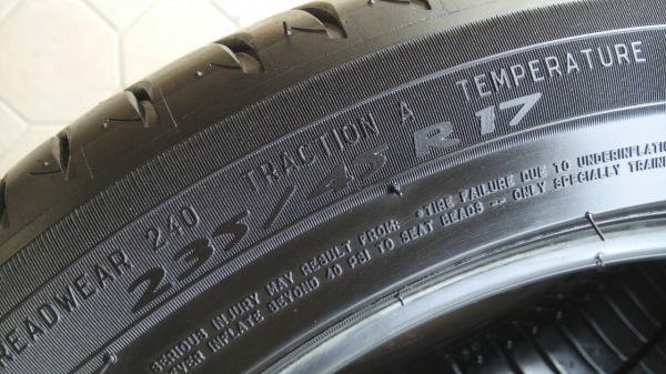 235/45R17 MICHELIN PRIMACY ใหม่ๆนิ่มๆ ปี13 มี 2 เส้น tel.081-427-3941 235/45R17 MICHELIN PRIMACY ใหม่ๆนิ่มๆ ปี13 มี 2 เส้น tel.081-427-3941