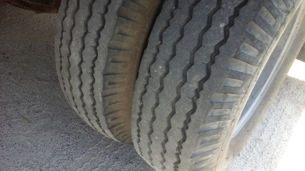 ขายด่วนรถ6ล้อรถบรรทุกนํ้าเครือง110แรงบรรจุ6000ลิตรเอกสารมี