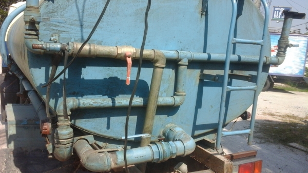 ขายด่วนรถ6ล้อรถบรรทุกนํ้าเครือง110แรงบรรจุ6000ลิตรเอกสารมี