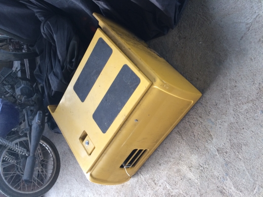 ขายกล่องใส่แบตเตอร์รี่ KOMATSU PC200 รุ่น 7 ราคา15000 บาท