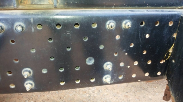 รถอีซุซุ 6 ล้อดั้ม NPR 150 แรงม้า ปี 51.   ( รถวิ่ง 8x,xxx กว่า กม. )     สนใจติดต่อ  081 - 6079515