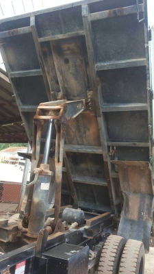 รถอีซุซุ 6 ล้อดั้ม NPR 150 แรงม้า ปี 51.   ( รถวิ่ง 8x,xxx กว่า กม. )     สนใจติดต่อ  081 - 6079515