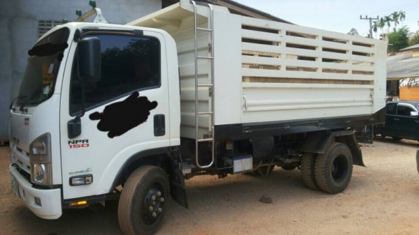 รถอีซุซุ 6 ล้อดั้ม NPR 150 แรงม้า ปี 51.   ( รถวิ่ง 8x,xxx กว่า กม. )     สนใจติดต่อ  081 - 6079515