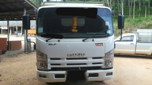 รถอีซุซุ 6 ล้อดั้ม NPR 150 แรงม้า ปี 51.   ( รถวิ่ง 8x,xxx กว่า กม. )     สนใจติดต่อ  081 - 6079515
