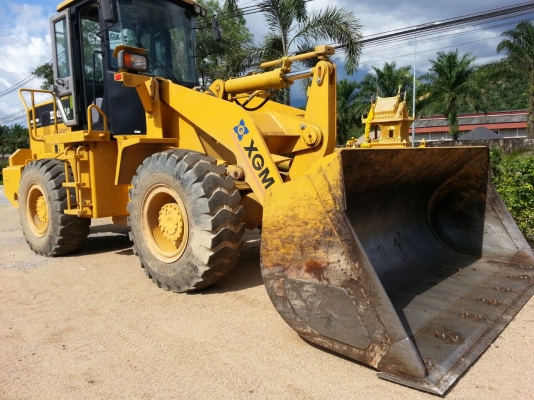 รถตัก XGMA - 935H.  ( รถทำงาน 3xx กว่า ชม. )   สนใจติดต่อ  081 - 6079515