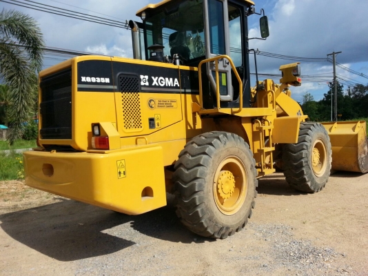 รถตัก XGMA - 935H.  ( รถทำงาน 3xx กว่า ชม. )   สนใจติดต่อ  081 - 6079515