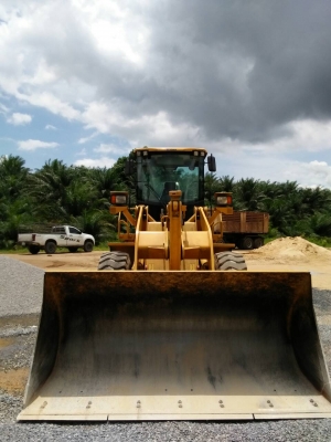 รถตัก XGMA - 935H.  ( รถทำงาน 3xx กว่า ชม. )   สนใจติดต่อ  081 - 6079515