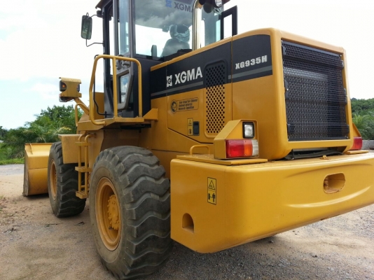 รถตัก XGMA - 935H.  ( รถทำงาน 3xx กว่า ชม. )   สนใจติดต่อ  081 - 6079515