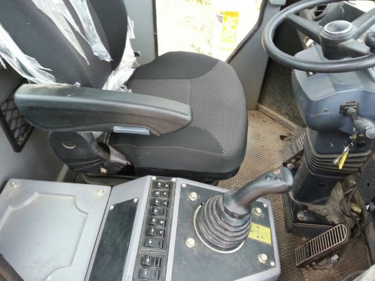 รถตัก XGMA - 935H.  ( รถทำงาน 3xx กว่า ชม. )   สนใจติดต่อ  081 - 6079515