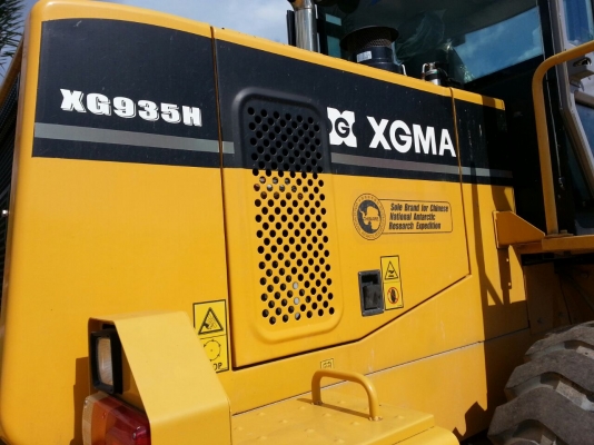 รถตัก XGMA - 935H.  ( รถทำงาน 3xx กว่า ชม. )   สนใจติดต่อ  081 - 6079515