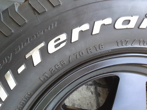 Max + BF All 265/70/16 ปี11 สวยๆ 1ชุด