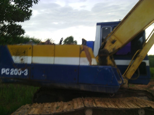 รถแบคโฮ KOMATSU  200 - 3      สนใจติดต่อ  081 - 6079515