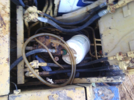 รถแบคโฮ KOMATSU  200 - 3      สนใจติดต่อ  081 - 6079515