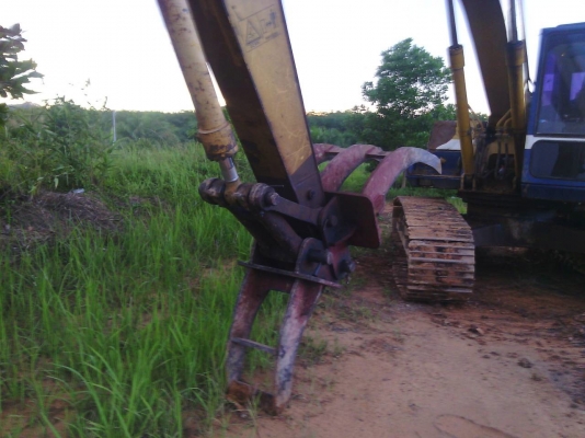 รถแบคโฮ KOMATSU  200 - 3      สนใจติดต่อ  081 - 6079515