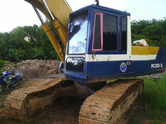 รถแบคโฮ KOMATSU  200 - 3      สนใจติดต่อ  081 - 6079515