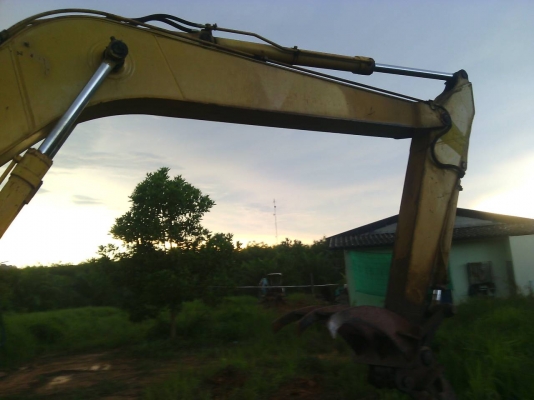 รถแบคโฮ KOMATSU  200 - 3      สนใจติดต่อ  081 - 6079515