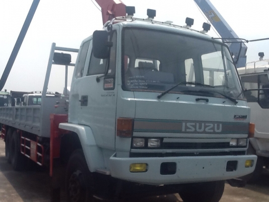 10 ล้อกะบะคอกเตี้ยเพลาเดียวติดเครน 5 ตัน 4 ปลอก ISUZU รุ่น ROCKY เครื่องยนต์ 195 แรงม้า