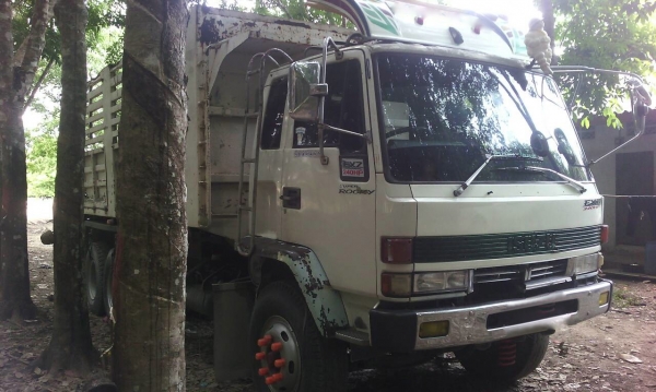 รถอีซูซุ 10 ล้อดั้ม FXZ  240 แรงม้า.  ( *  ขาวตัวสุดท้าย. )    สนใจติดต่อ  081 - 6079515