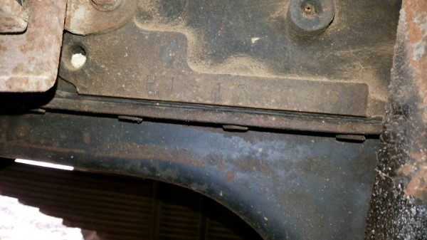 รถอีซูซุ 10 ล้อ บรรทุกน้ำ 175 แรงม้า.  ( ขายไม่มีเล่มทะเบียน. )    สนใจติดต่อ   081 - 6079515