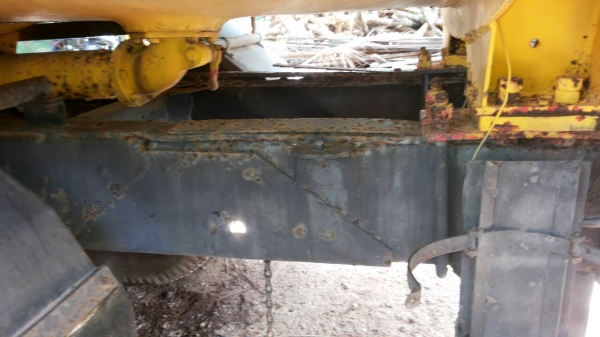 รถอีซูซุ 10 ล้อ บรรทุกน้ำ 175 แรงม้า.  ( ขายไม่มีเล่มทะเบียน. )    สนใจติดต่อ   081 - 6079515