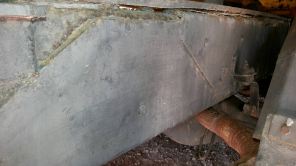 รถอีซูซุ 10 ล้อ บรรทุกน้ำ 175 แรงม้า.  ( ขายไม่มีเล่มทะเบียน. )    สนใจติดต่อ   081 - 6079515