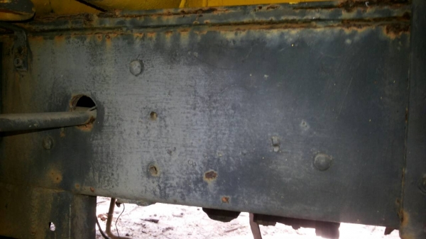 รถอีซูซุ 10 ล้อ บรรทุกน้ำ 175 แรงม้า.  ( ขายไม่มีเล่มทะเบียน. )    สนใจติดต่อ   081 - 6079515