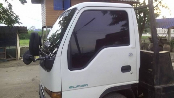 IZUZU NKR ยกหัวใหม่ เครื่อง 4 BD 110 บรรทุกท้ายลาด สภาพร้อมใช้ IZUZU NKR ยกหัวใหม่ เครื่อง 4 BD 110 บรรทุกท้ายลาด สภาพร้อมใช้