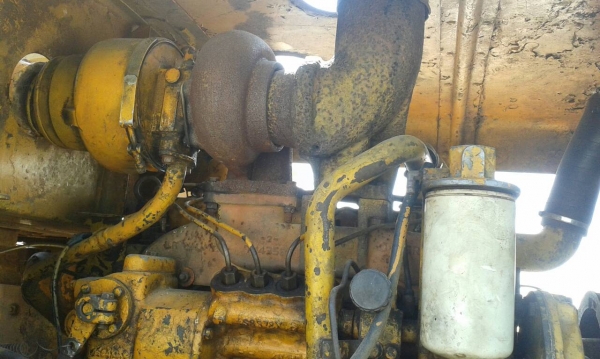 ขายรถตัก CAT 950 บุ้งกี๋ใหญ่แขนยาวทำเครื่องใหม่แล้ว อย่างอื่นใช้งานปกติต้องซ่อมระบบเลี้ยวนิดหน่อยก็ใช้ได้เลย