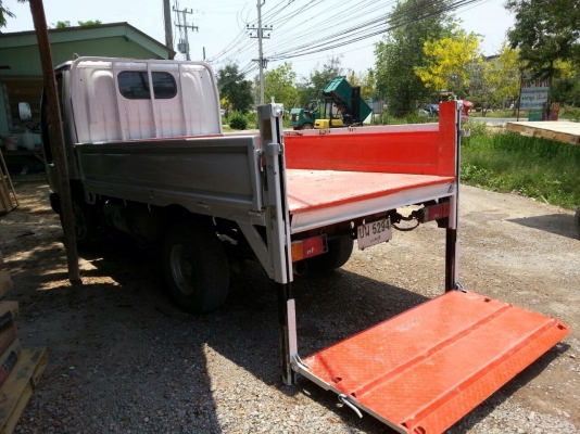 นิสัน แอ๊ดราส