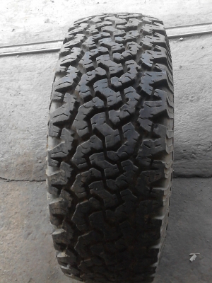 31x10.50R15 Bf Goodrich พร้อมแม็ก มี 1 ล้อ tel.081-427-3941 31x10.50R15 Bf Goodrich พร้อมแม็ก มี 1 ล้อ tel.081-427-3941
