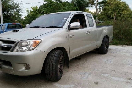 ขายด่วน TOYOTA VIGO E เครื่องเบนซิล 2700 CC. (เครื่องวางใหม่ครับ) ติดlpgแล้ว