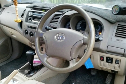 ขายด่วน TOYOTA VIGO E เครื่องเบนซิล 2700 CC. (เครื่องวางใหม่ครับ) ติดlpgแล้ว