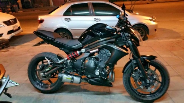 ER 6n ปี 2012 ของแต่งพอมาได้ ครบถ้วนครับ เอาไปขี่อย่างเดียว