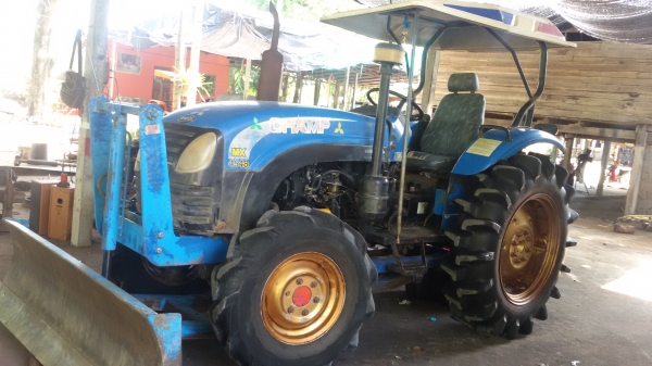 ขายครับรถแช้มป์สองเพลา4548แรง ราคา185000บาท มีไบมีดหน้า ไม่มีอุปกรณ์หลังรถสวยมากเดิมอยู่ วังบัว อคลองขลุง จ กำแพงเพชรสนใจโทร 0813655997 อำพรพาเจริญราคาคุยกันได้อีกนะครัย